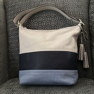 Like new Coach leather shoulder bag